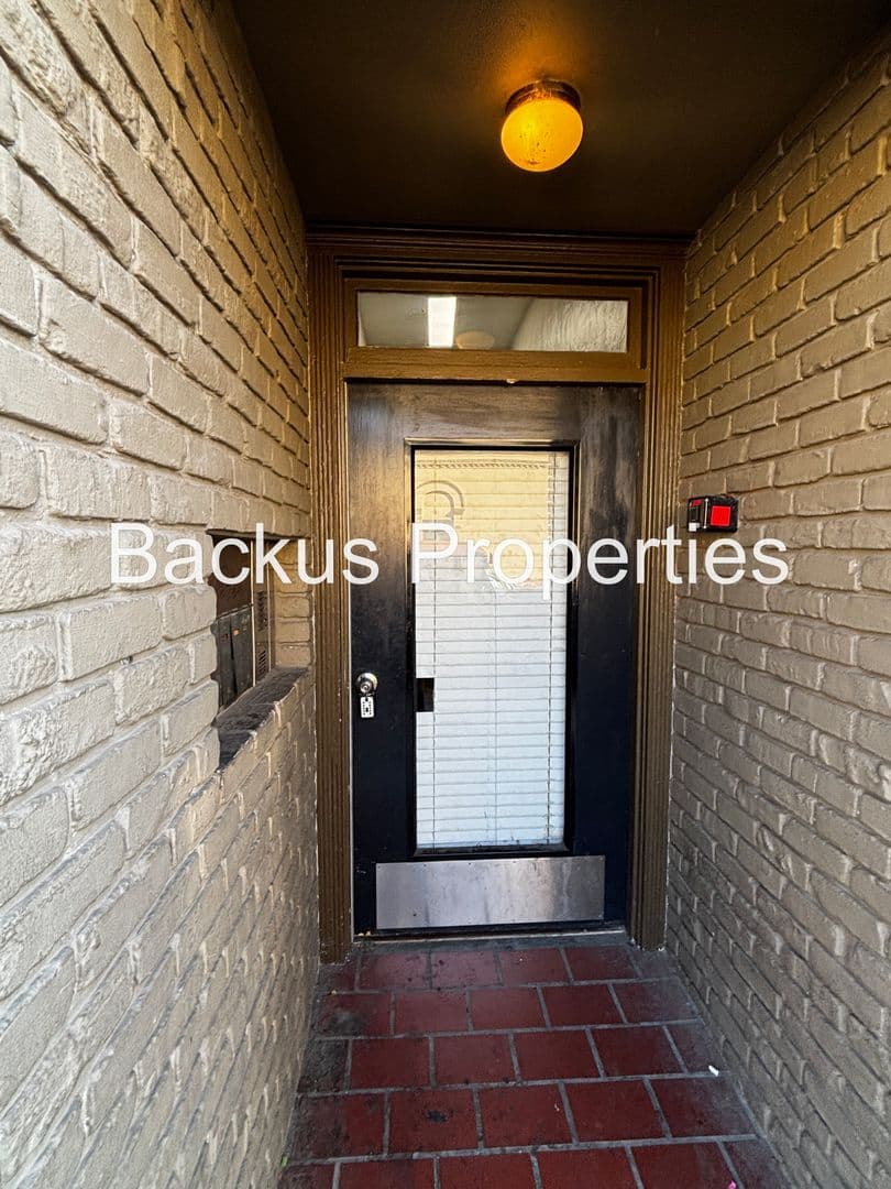 Salinas Apartment: DO NOT PAY BILLS 247 Salinas St.
