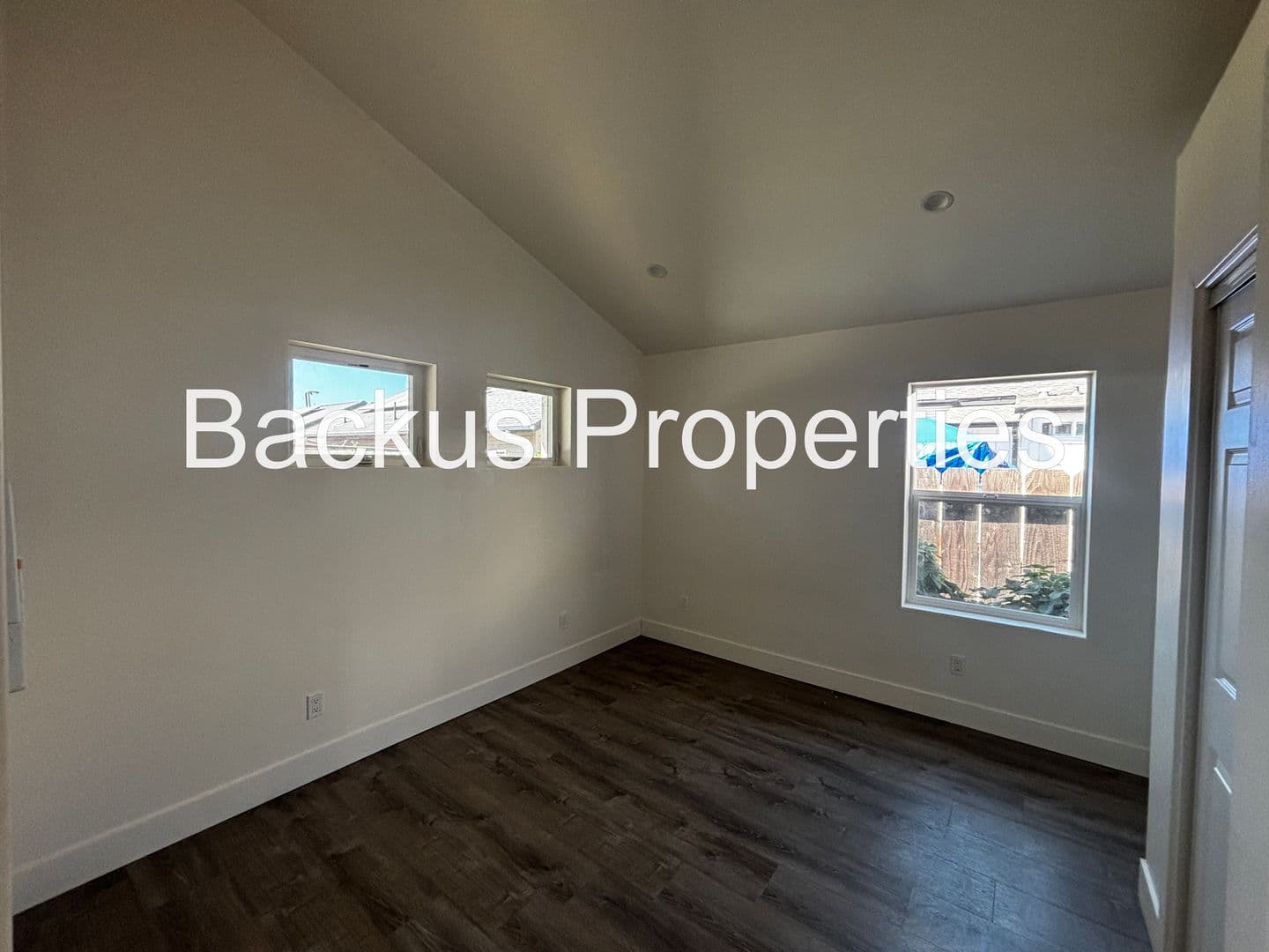 Salinas Apartment: 411 Church St.