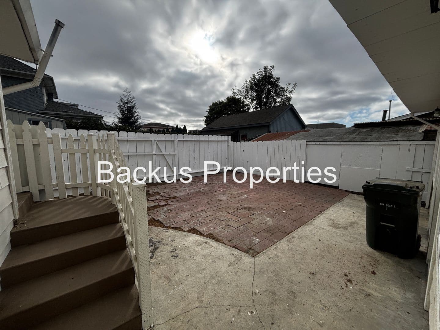 Salinas House: 153 Central Ave