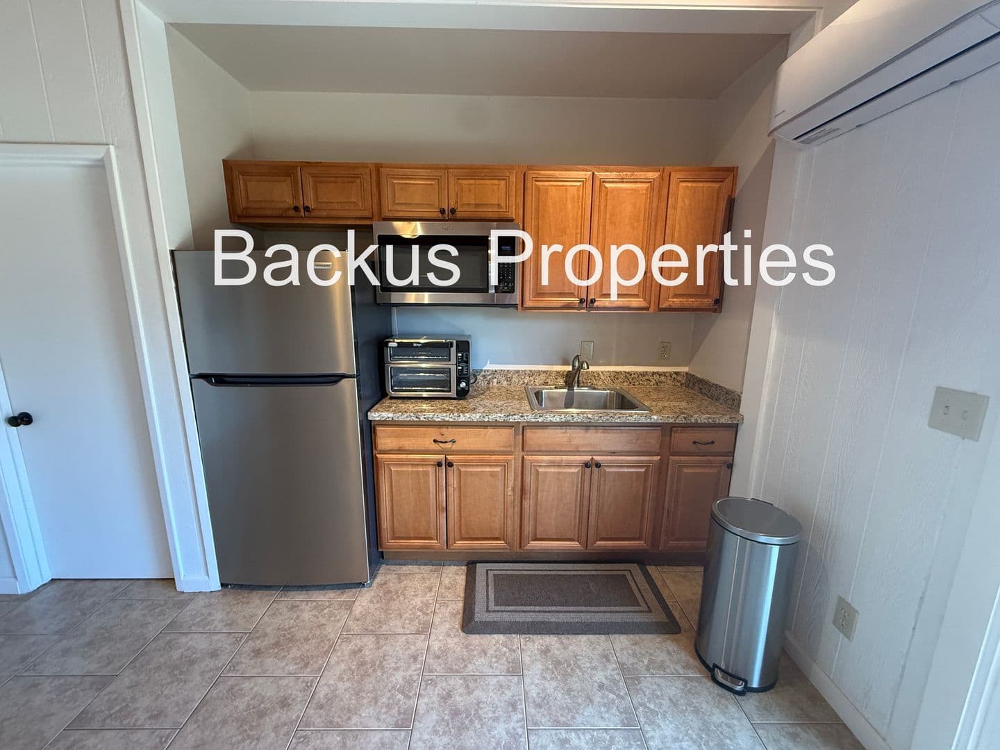 Salinas House: 844 River Rd. - Unit A