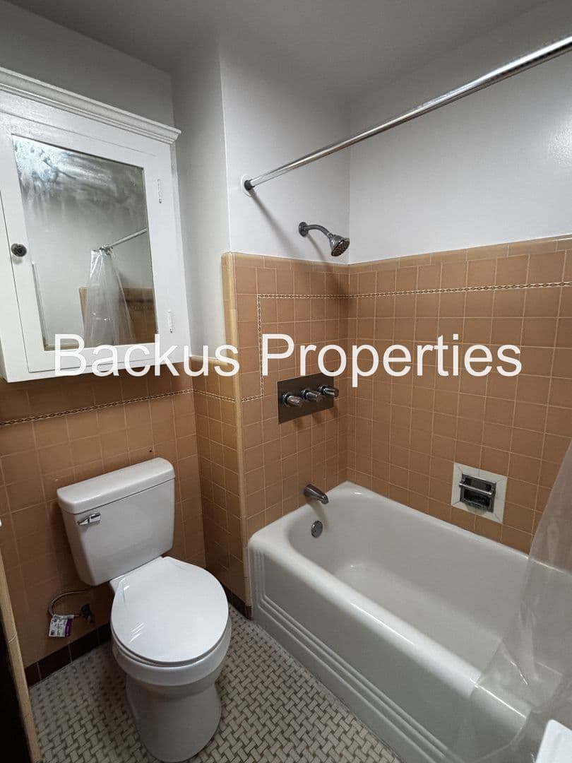 Salinas Apartment: DO NOT PAY BILLS 247 Salinas St.