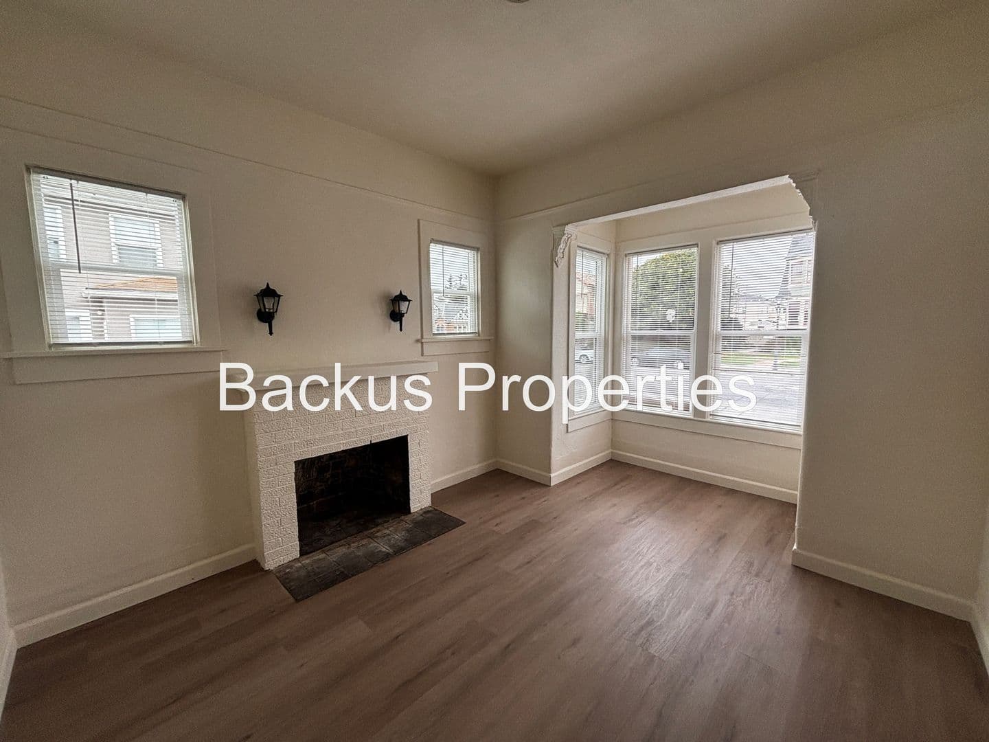 Salinas House: 153 Central Ave