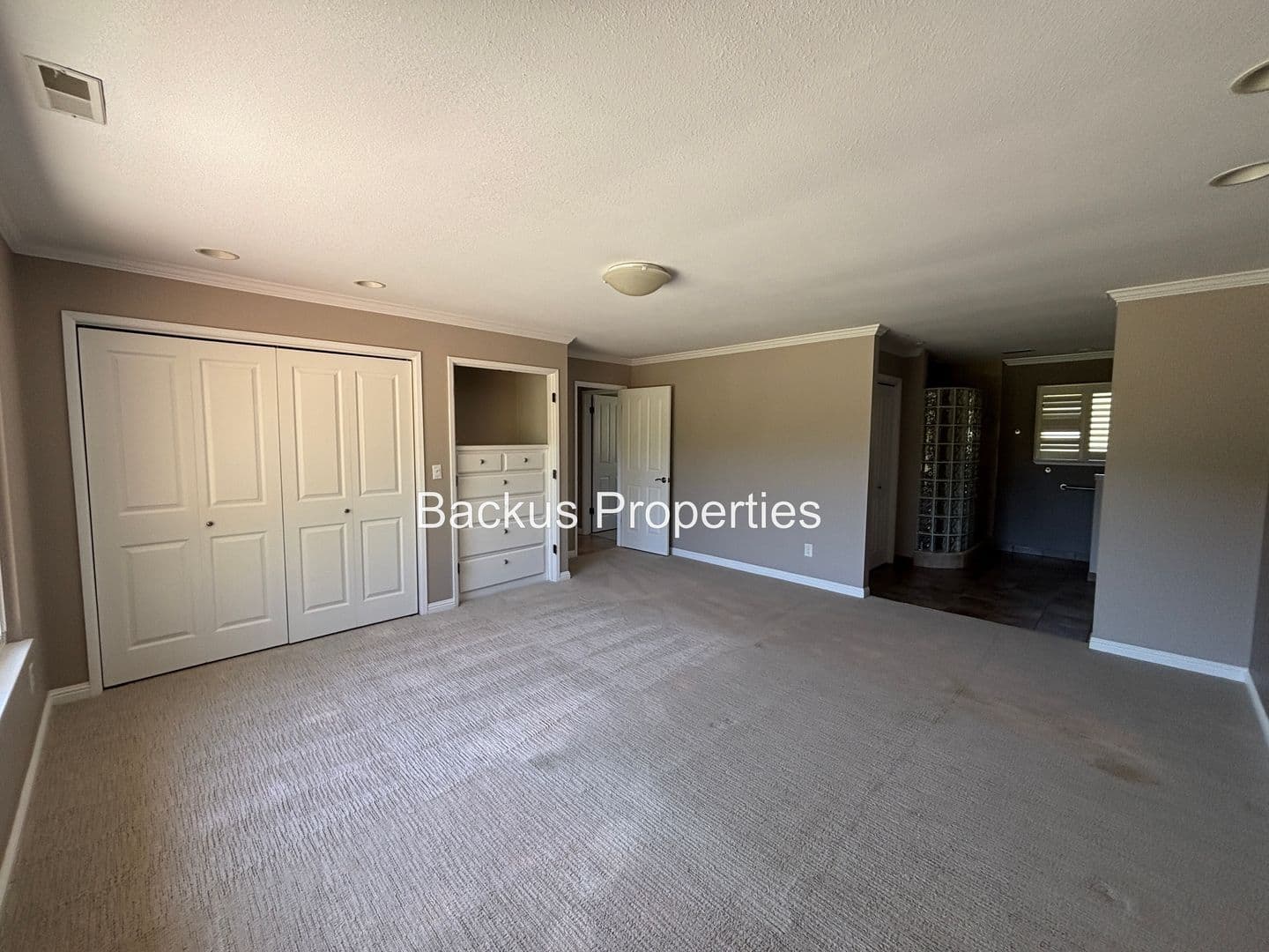 Royal Oaks House: 17240 Tamara Ln.