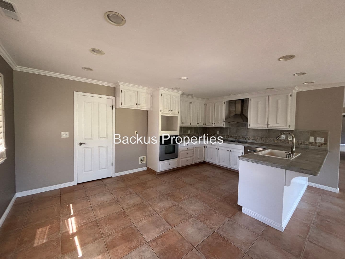 Royal Oaks House: 17240 Tamara Ln.