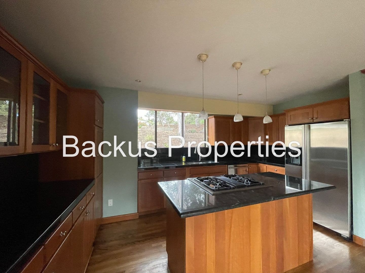 Salinas House: 14685 Charter Oak Blvd
