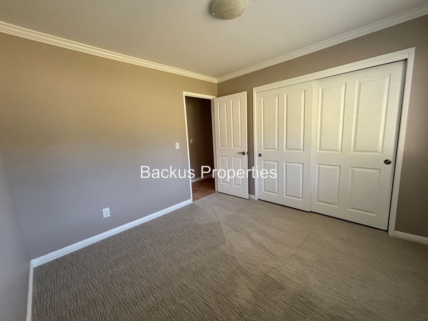 Royal Oaks House: 17240 Tamara Ln.