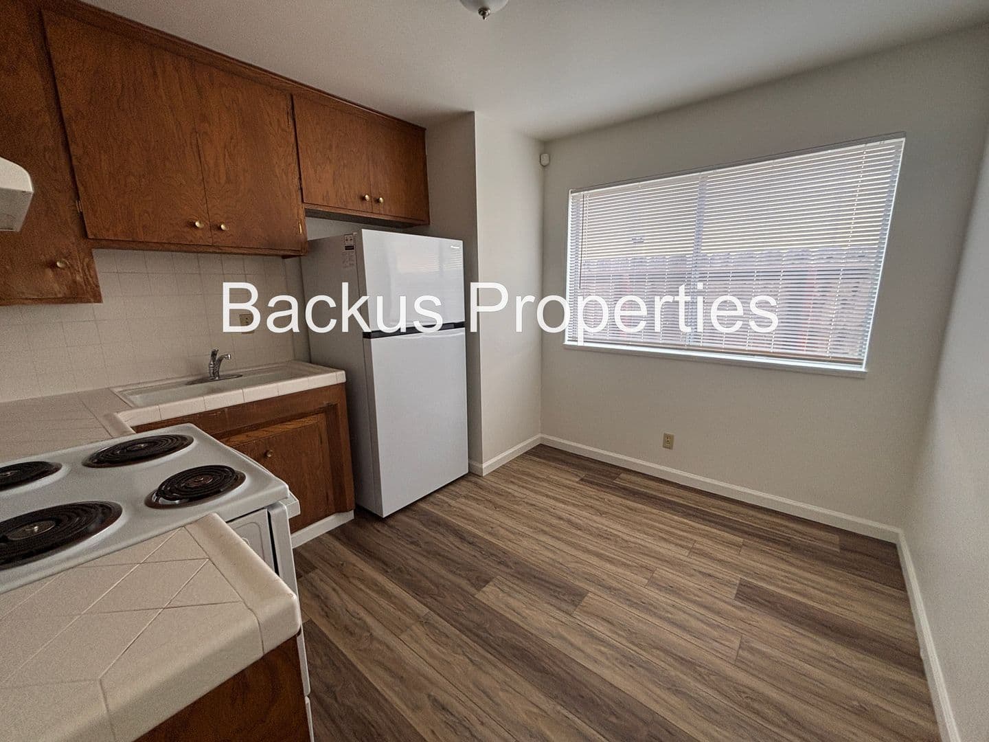 Salinas Apartment: 1040 Lupin Dr.
