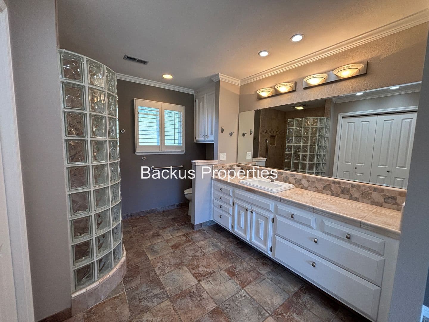 Royal Oaks House: 17240 Tamara Ln.