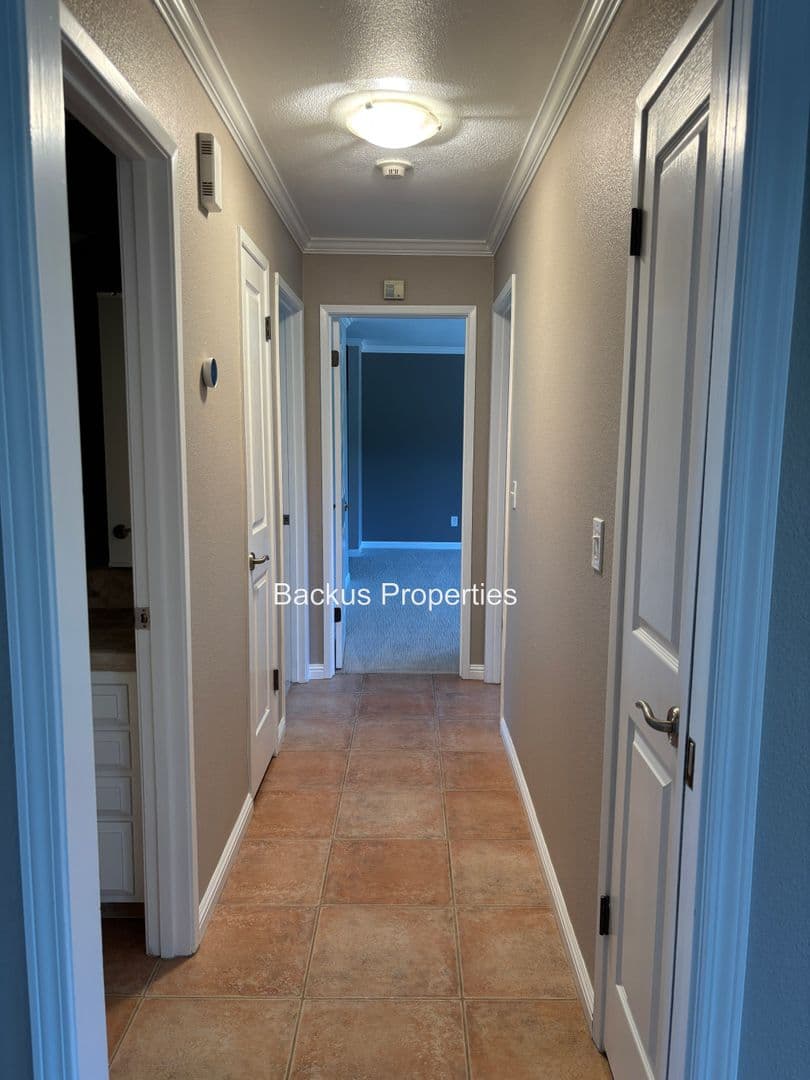 Royal Oaks House: 17240 Tamara Ln.