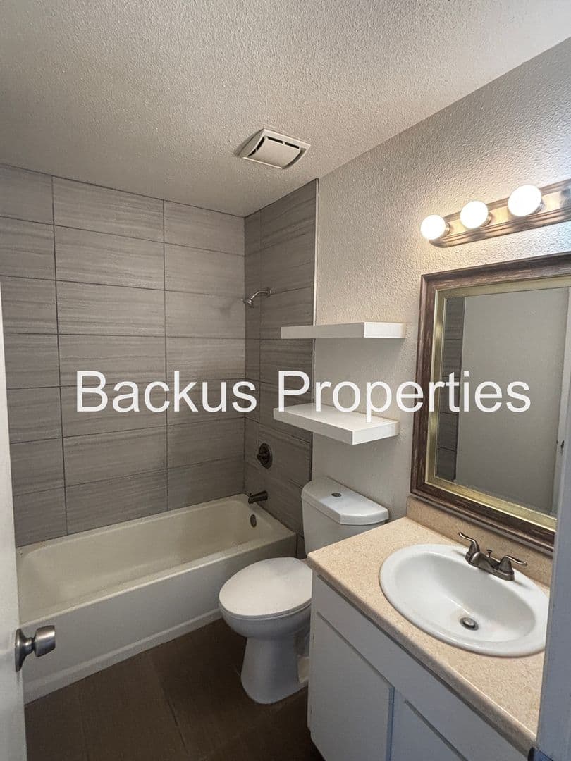 Salinas Apartment: 235 Soledad St.