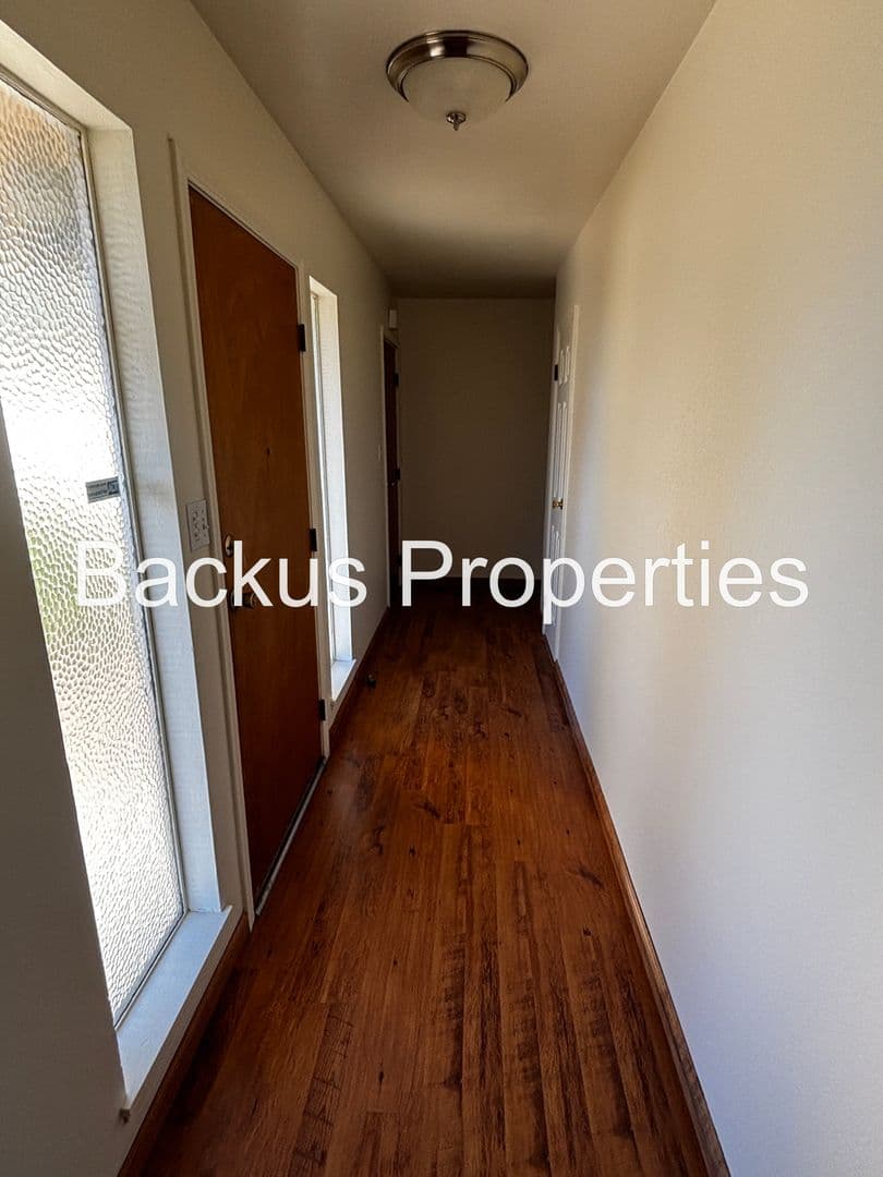 Salinas House: 432 Comanche Wy.