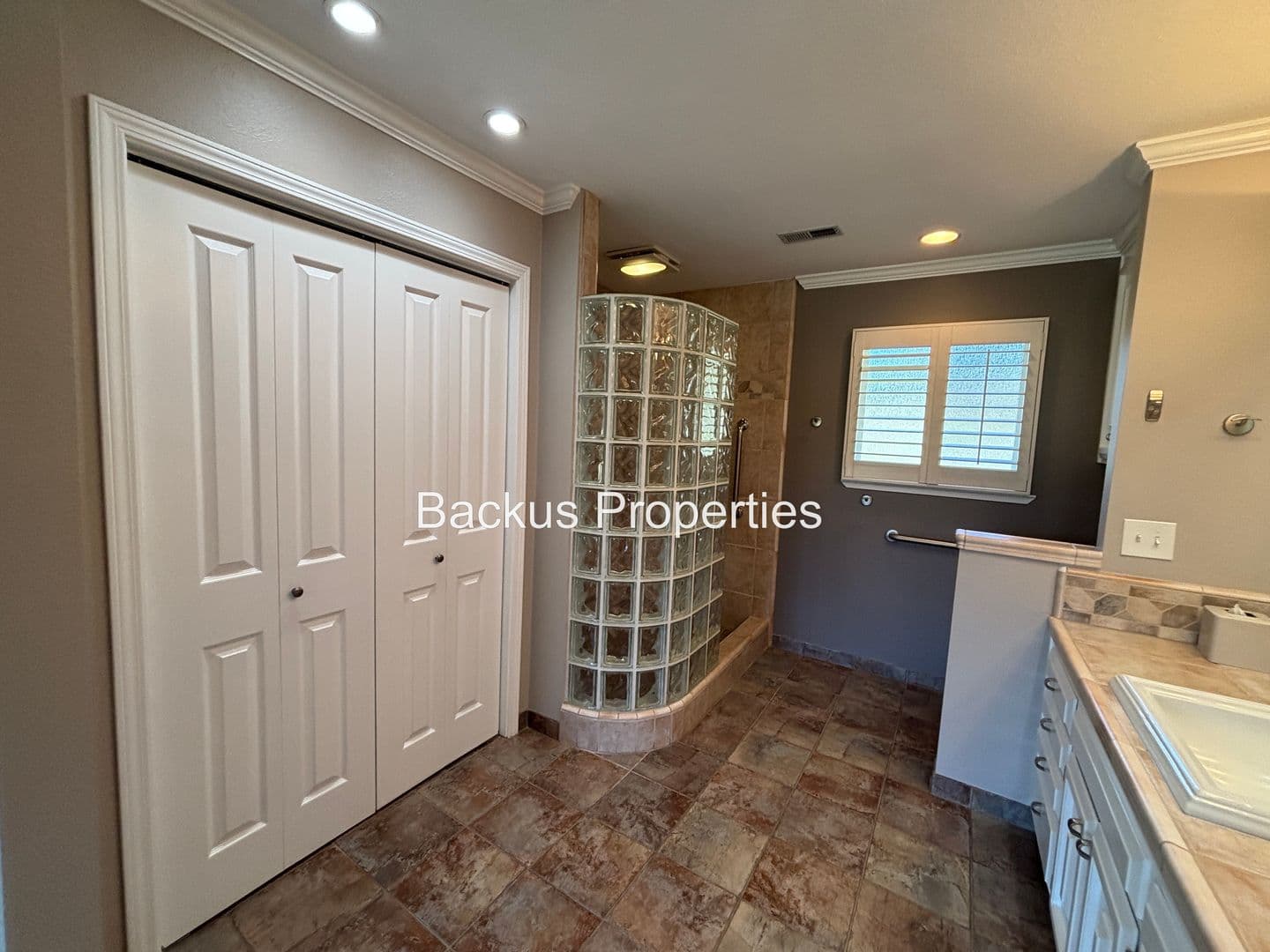Royal Oaks House: 17240 Tamara Ln.