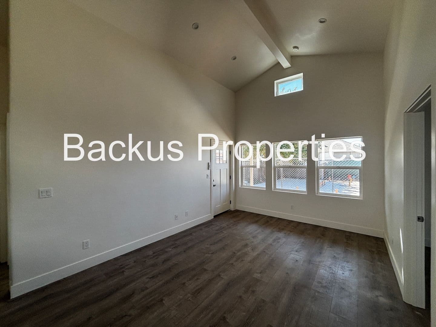 Salinas Apartment: 411 Church St.