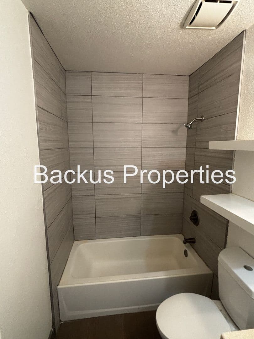 Salinas Apartment: 235 Soledad St.