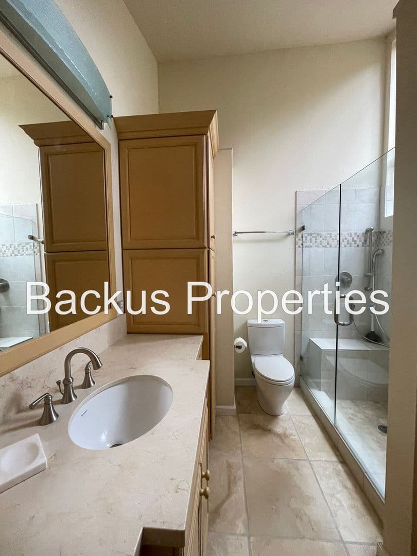 Salinas House: 14685 Charter Oak Blvd