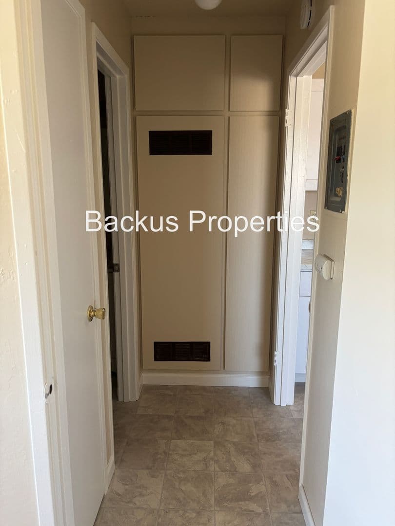 Salinas Apartment: 14 Cypress Street