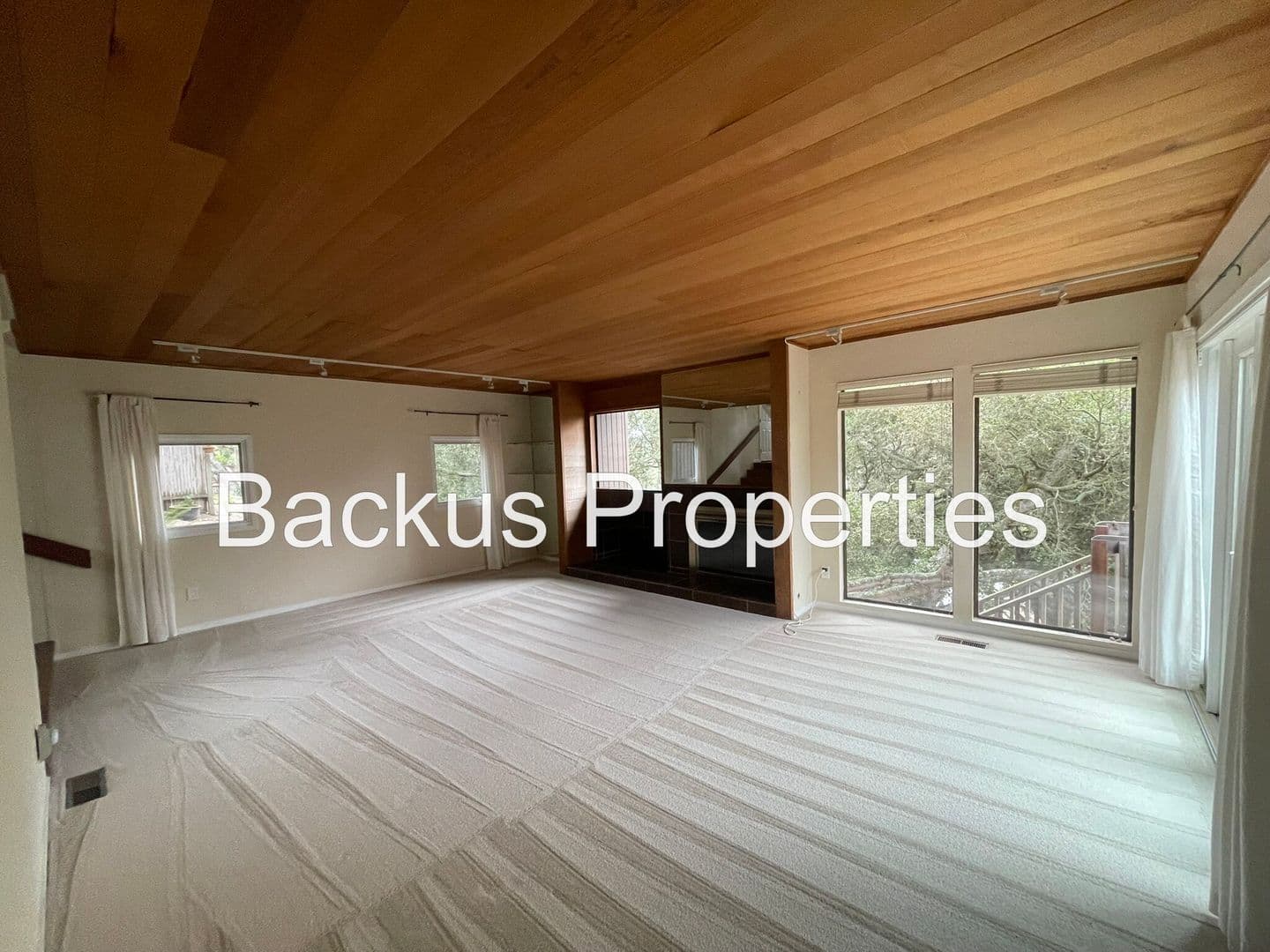 Salinas House: 14685 Charter Oak Blvd