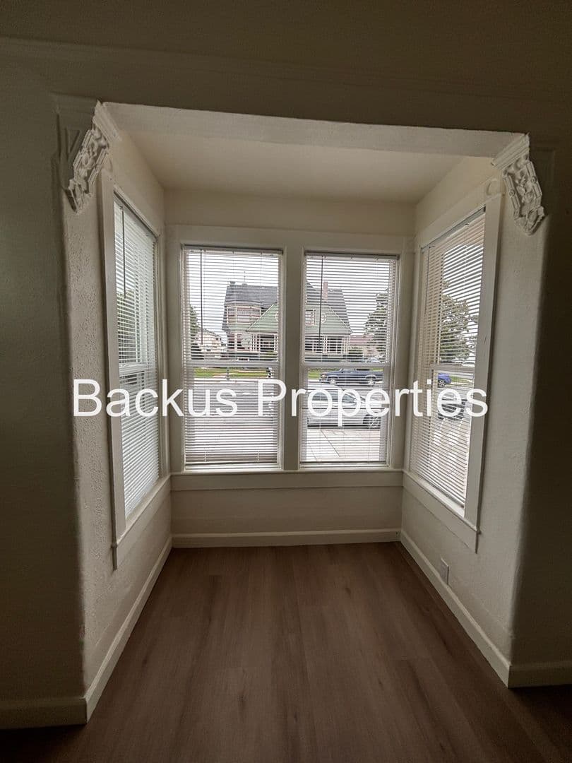 Salinas House: 153 Central Ave