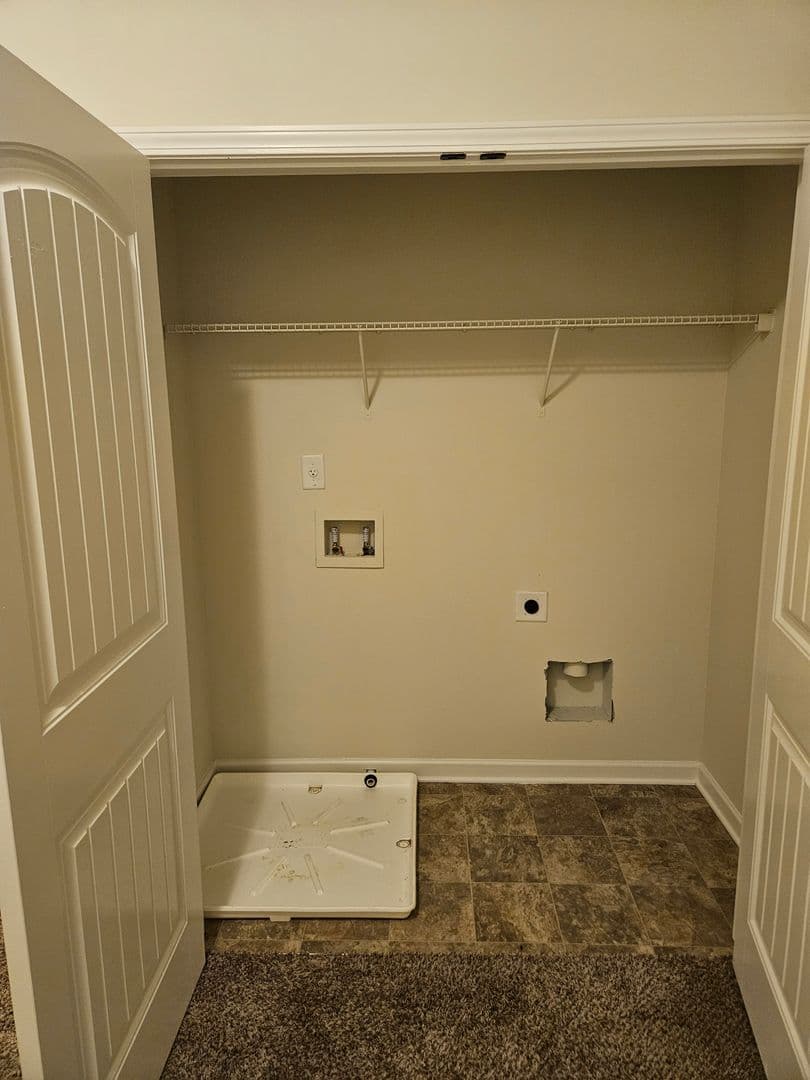 Acworth House: 649 Oakside Place