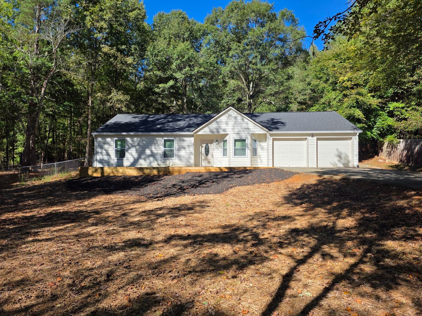 Woodstock Apartment: 1211 Trout Drive