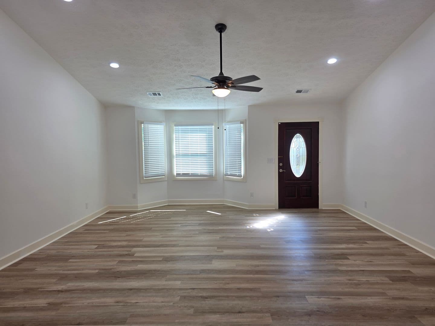 Woodstock Apartment: 1211 Trout Drive