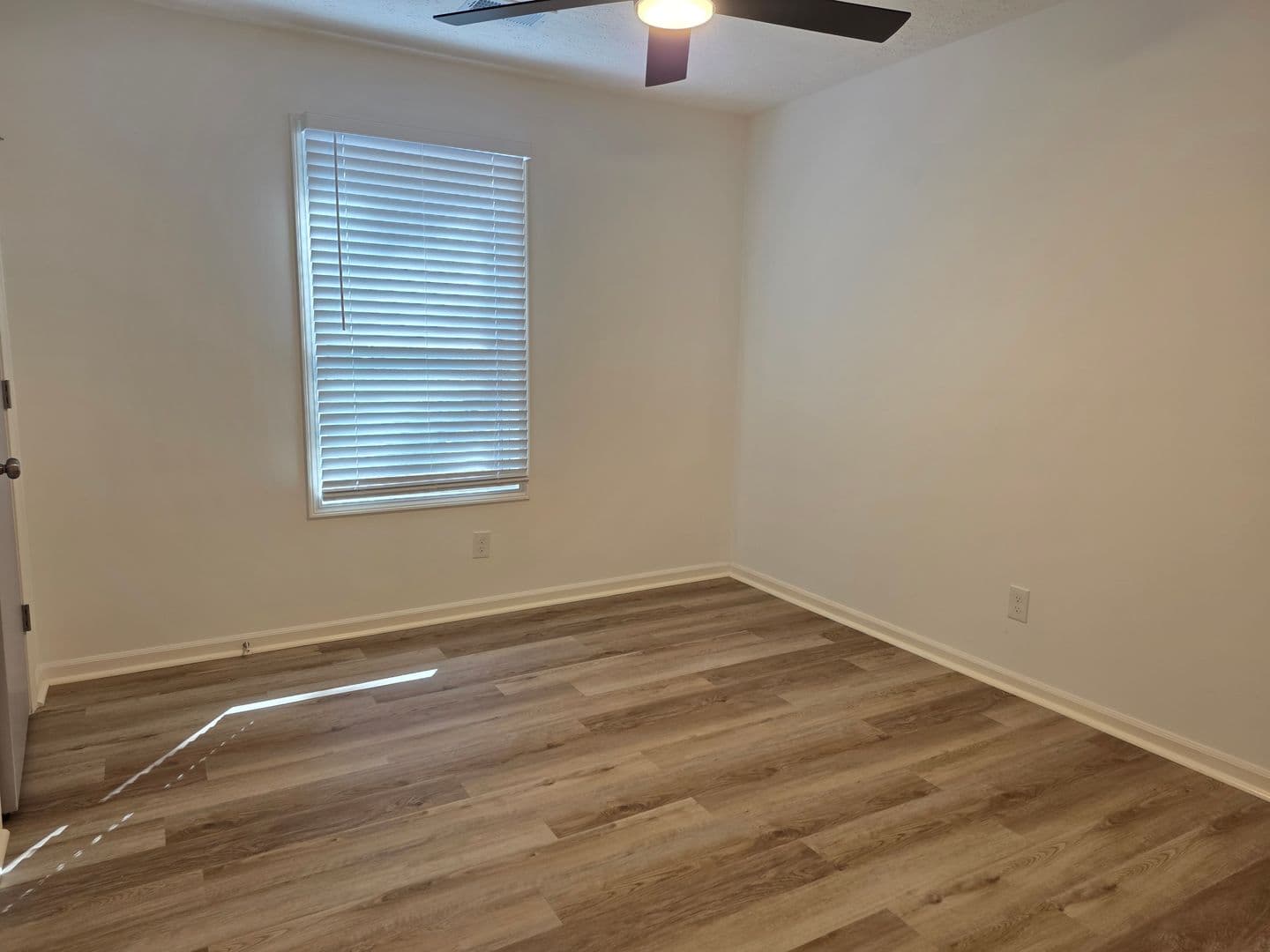 Woodstock Apartment: 1211 Trout Drive