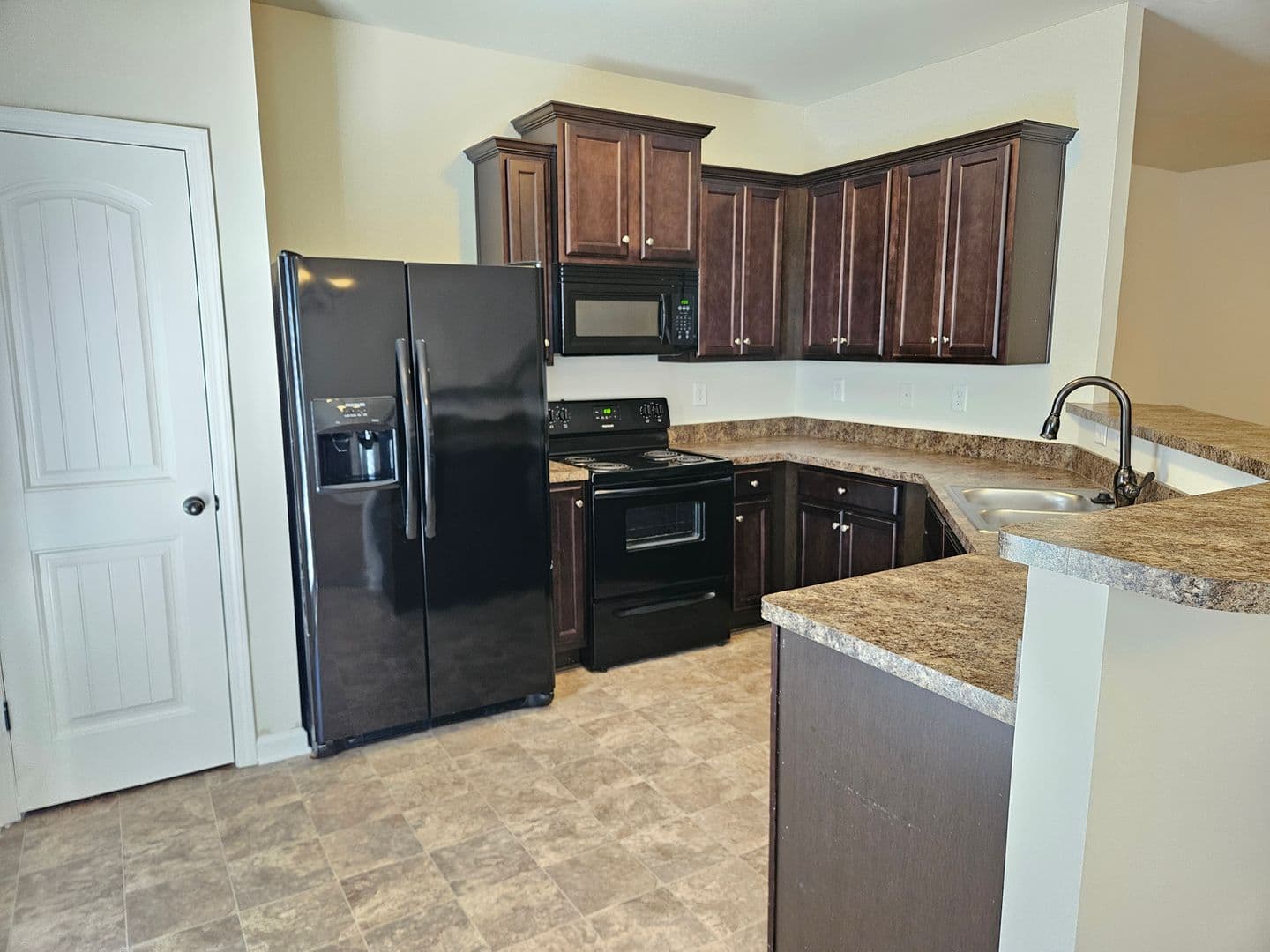 Acworth House: 649 Oakside Place