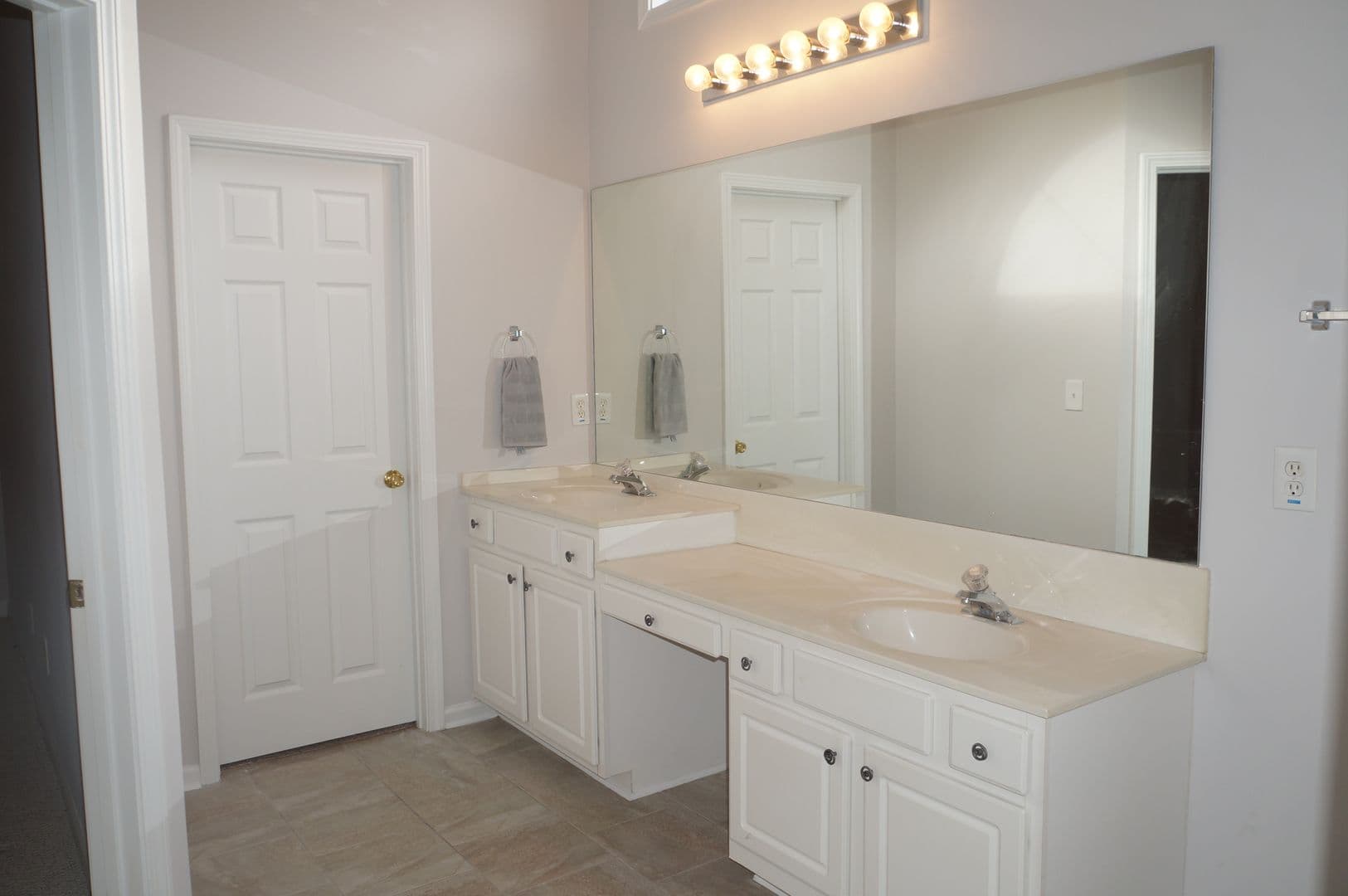 Kennesaw House: 3404 Washington Commons Ave NW