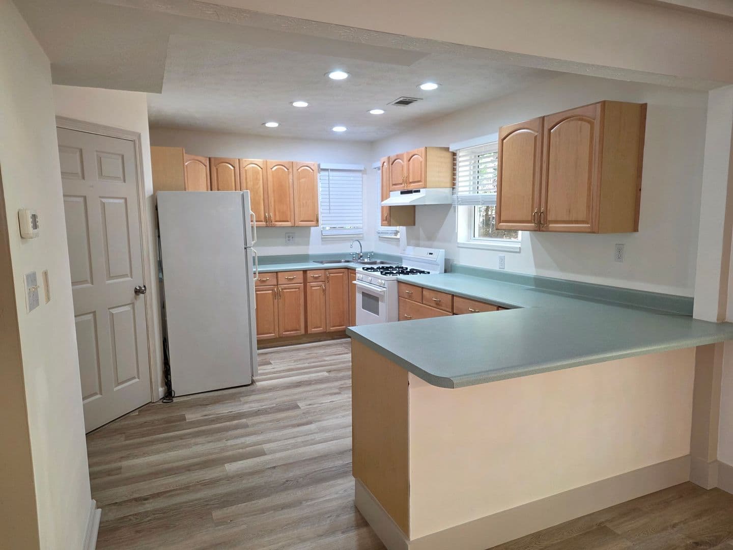 Woodstock Apartment: 1211 Trout Drive