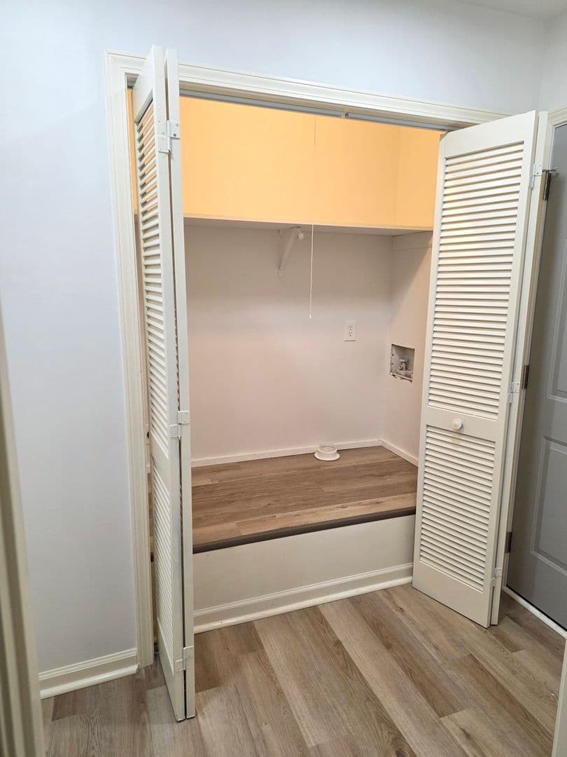 Woodstock Apartment: 1211 Trout Drive