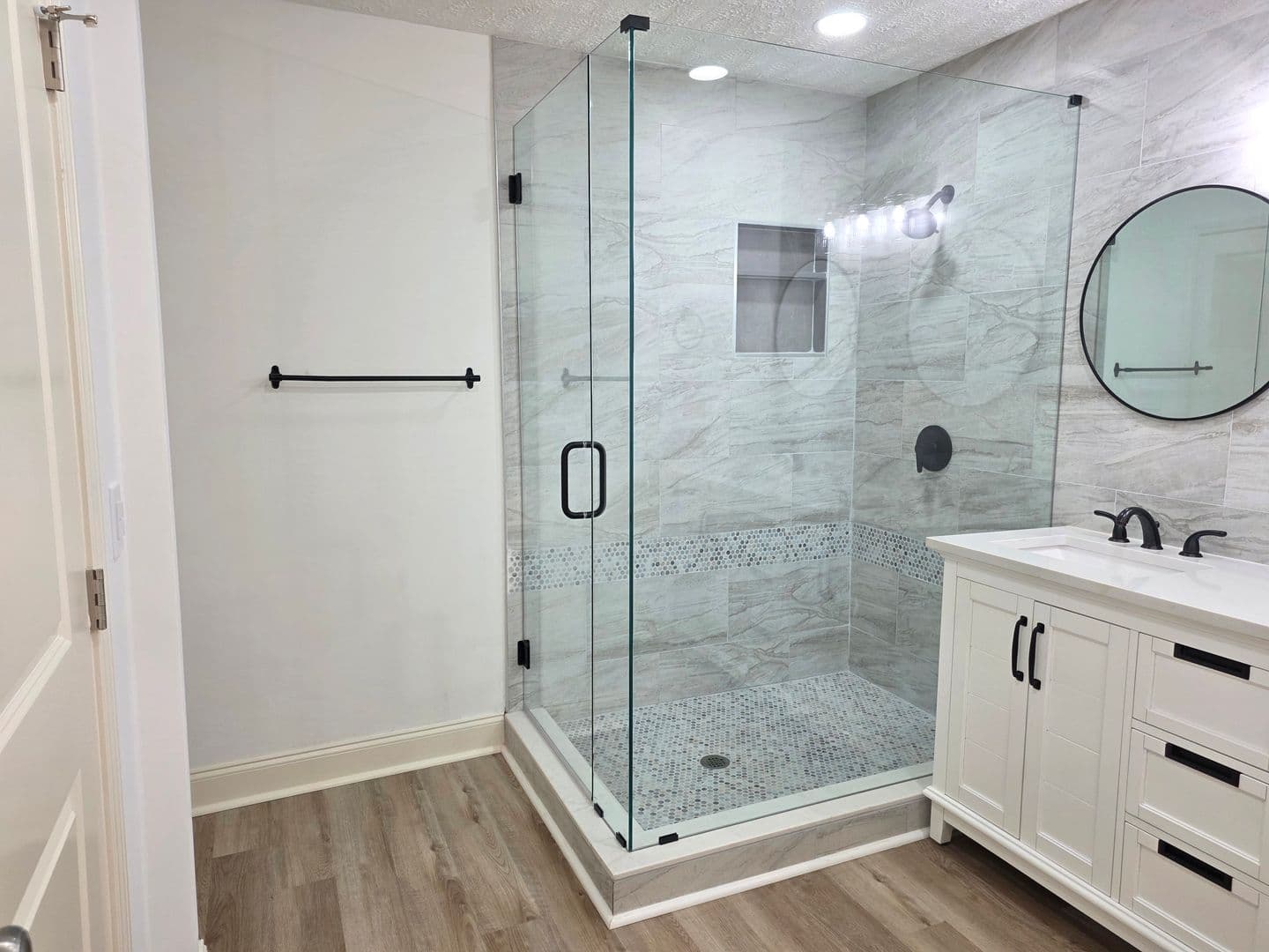 Woodstock Apartment: 1211 Trout Drive