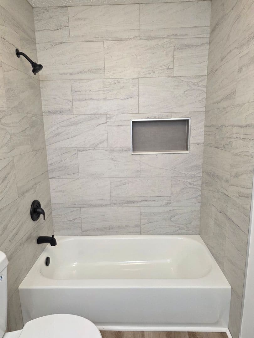 Woodstock Apartment: 1211 Trout Drive