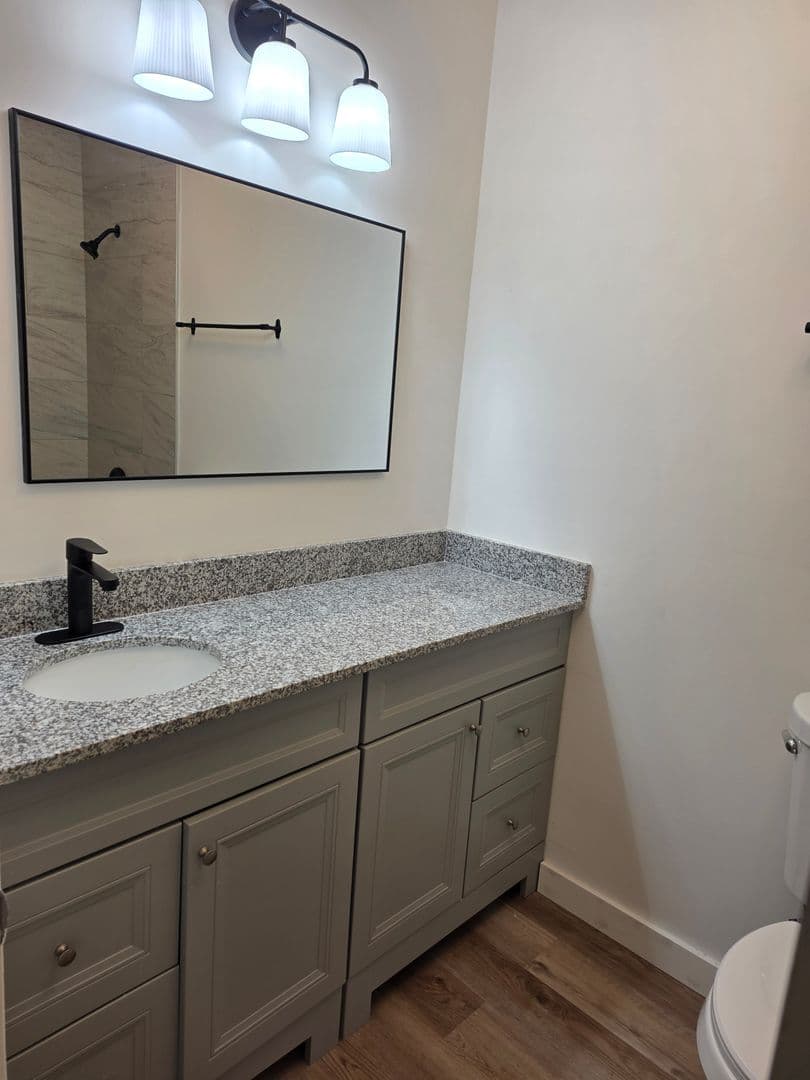 Woodstock Apartment: 1211 Trout Drive