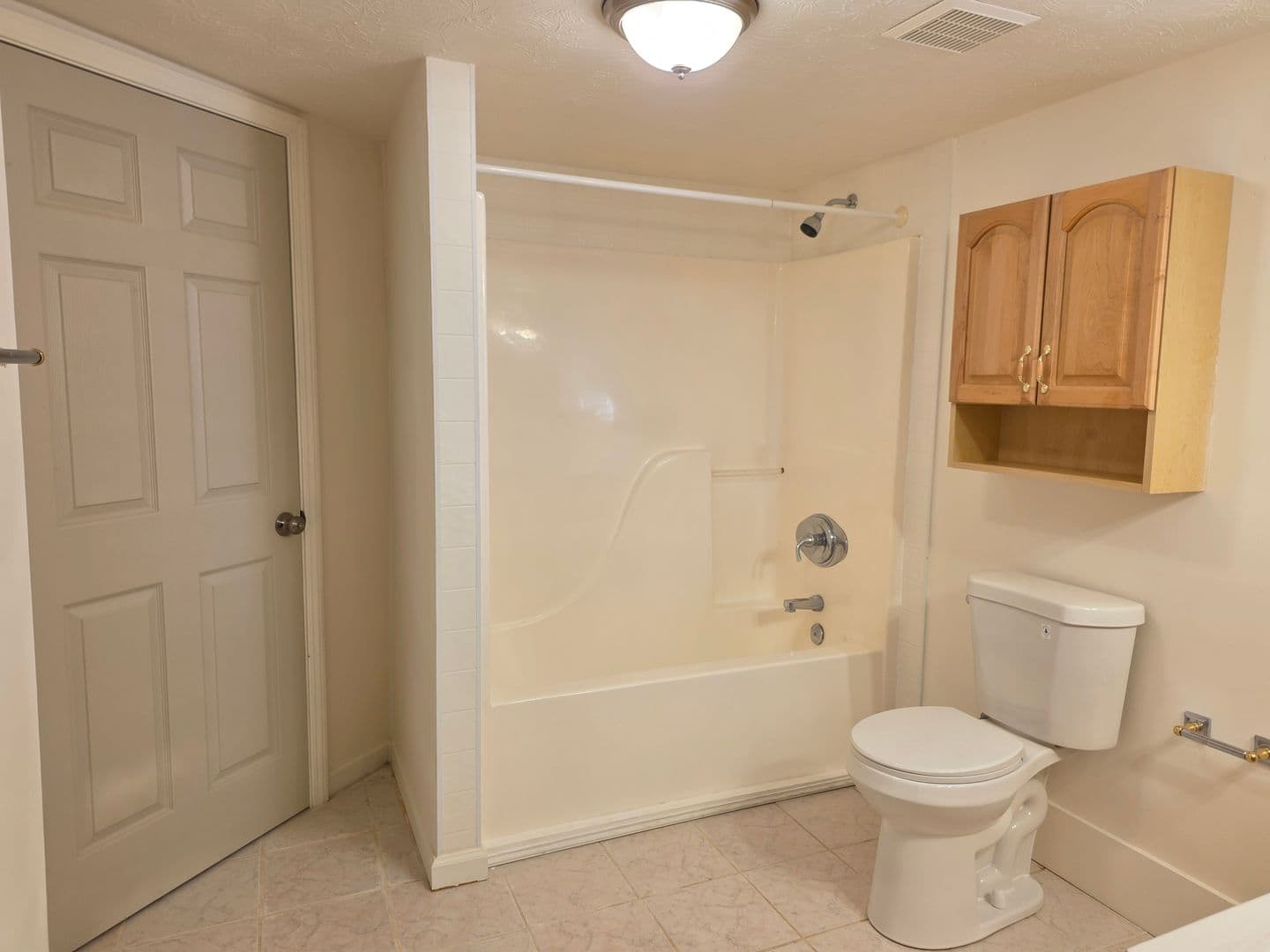 Woodstock Apartment: 1211 Trout Drive