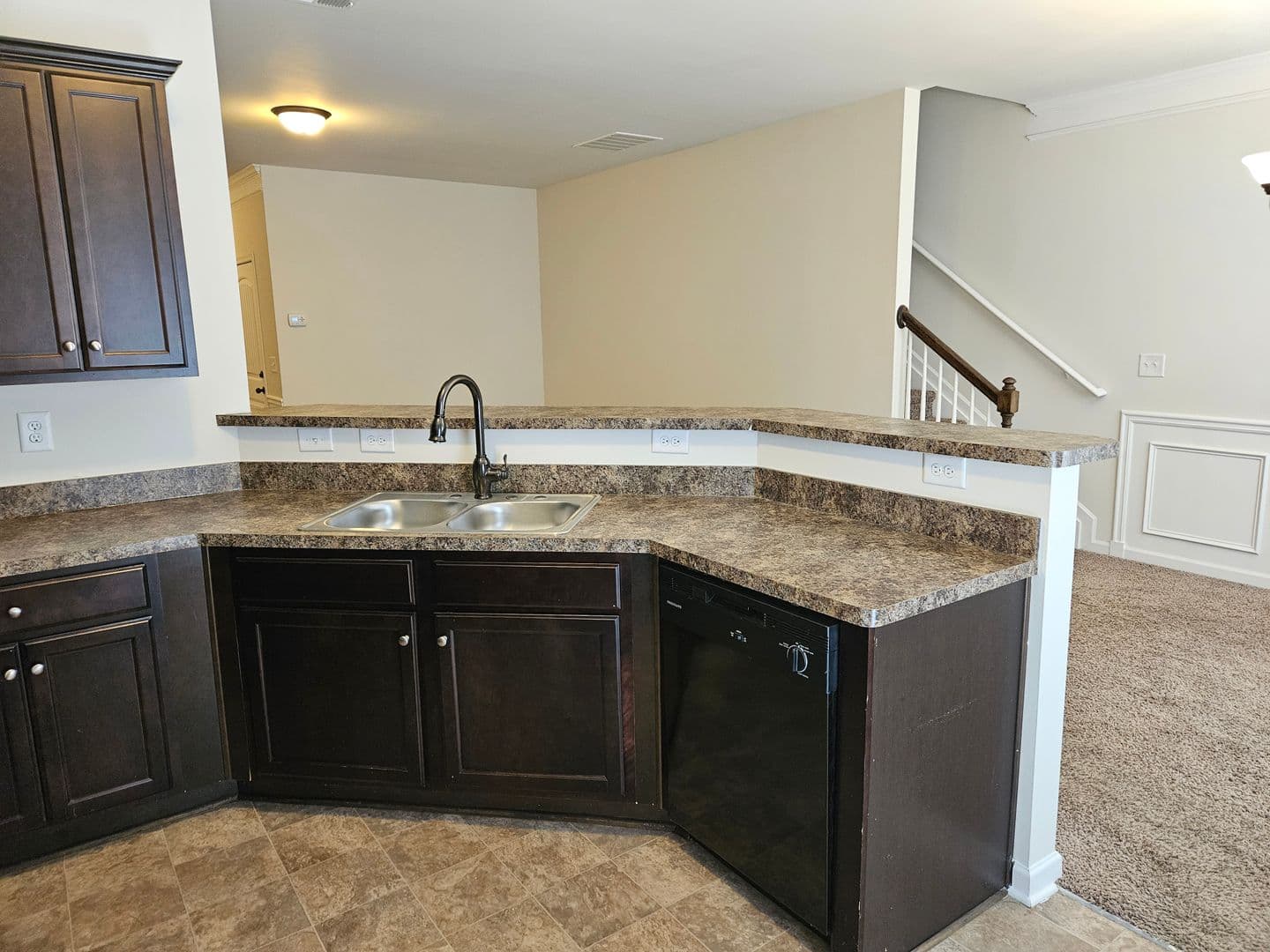 Acworth House: 649 Oakside Place