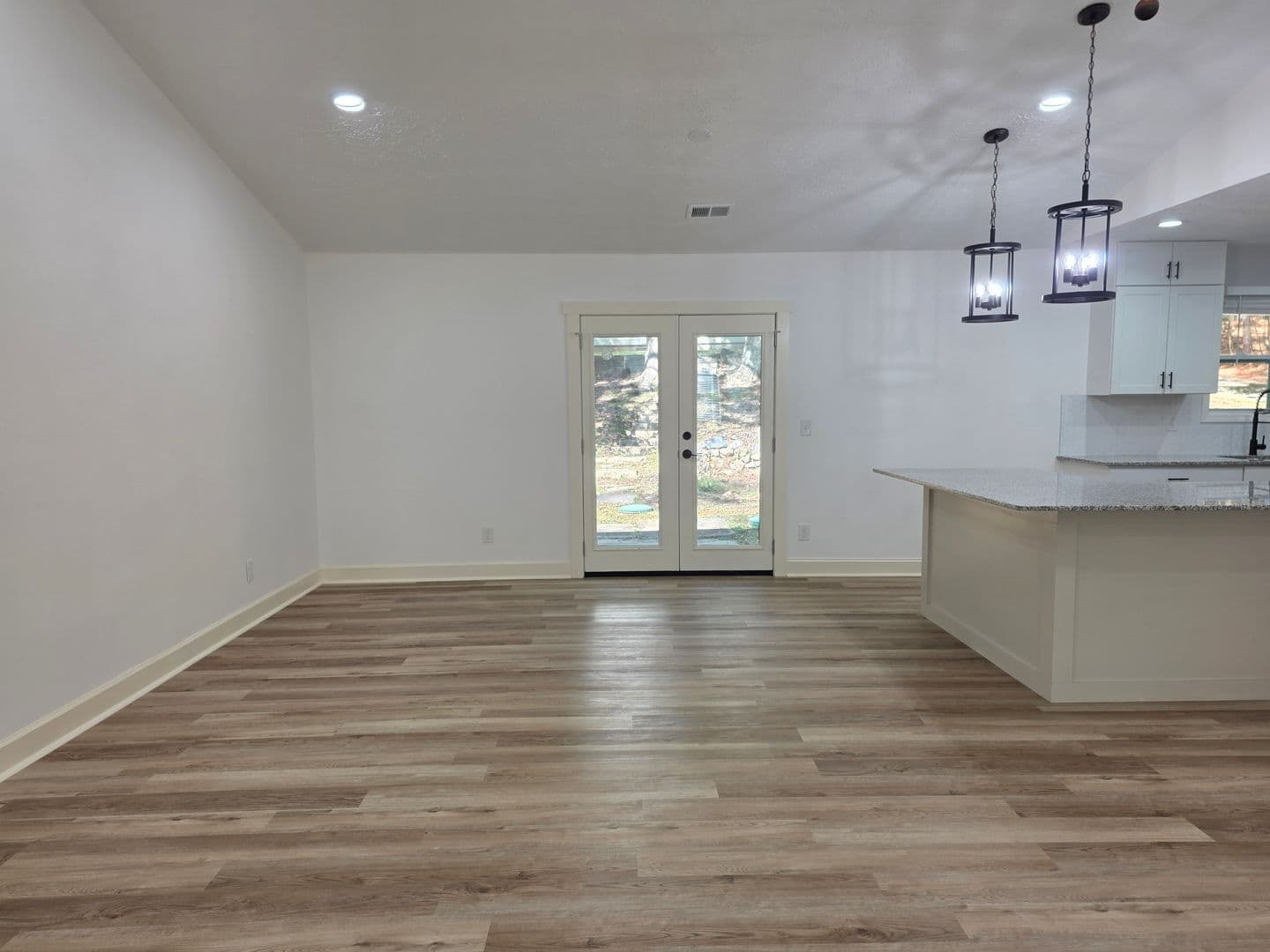 Woodstock Apartment: 1211 Trout Drive