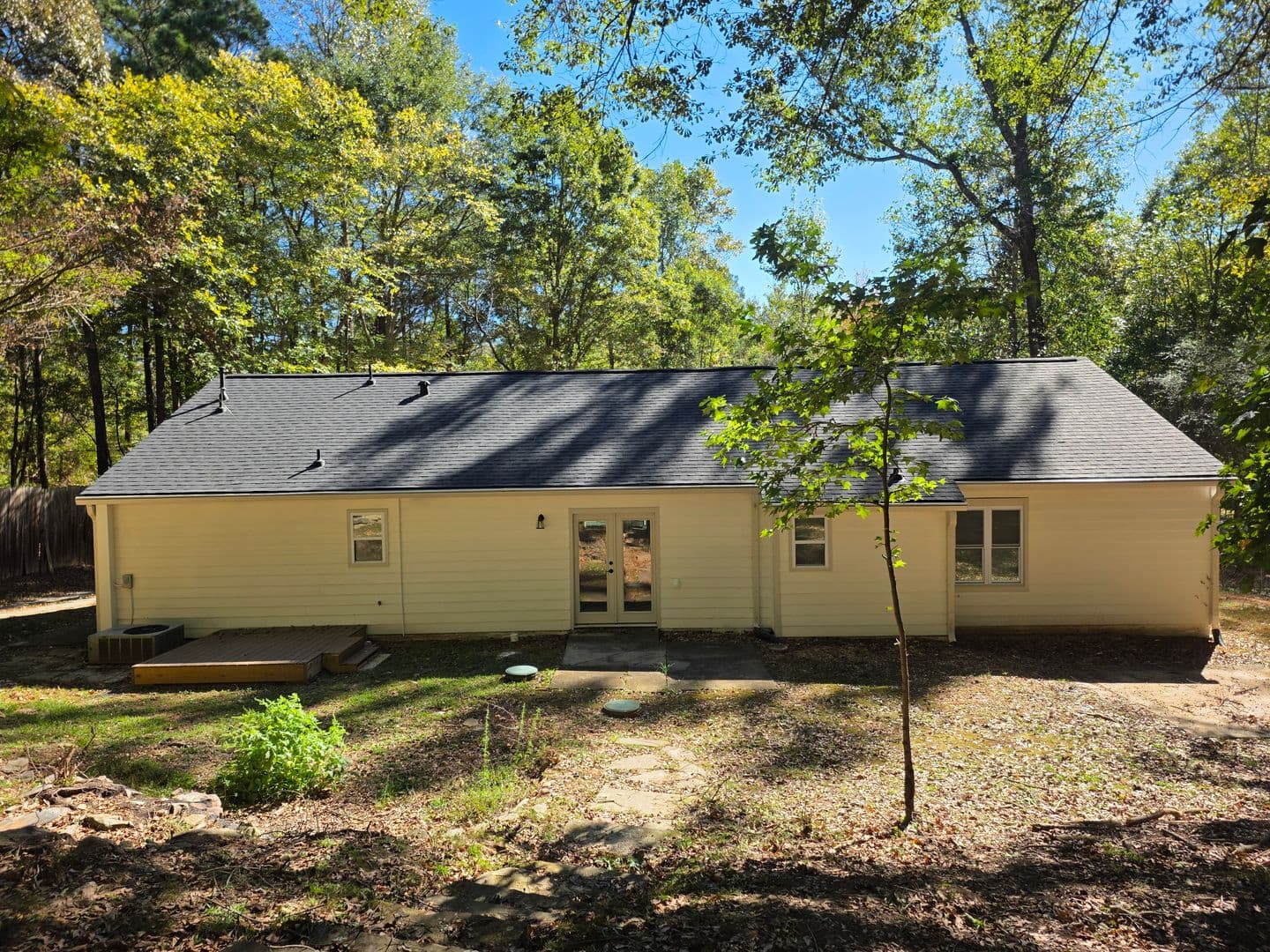 Woodstock Apartment: 1211 Trout Drive