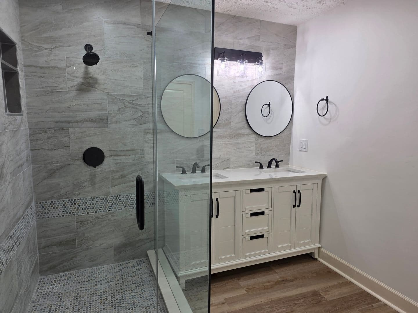 Woodstock Apartment: 1211 Trout Drive