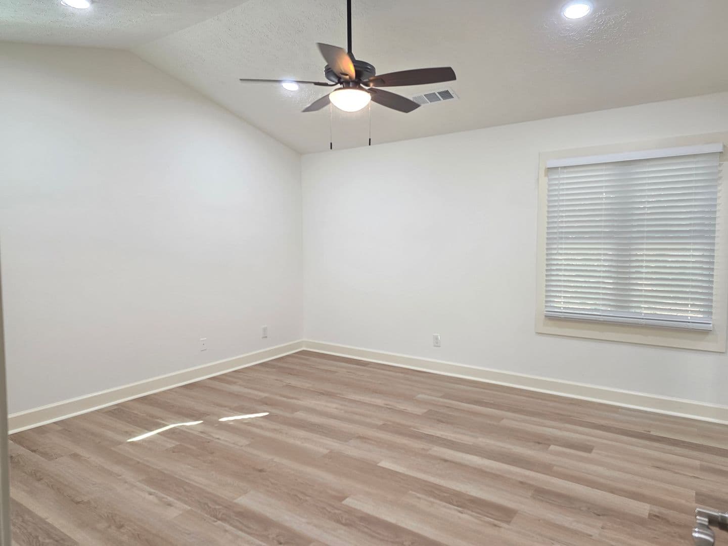 Woodstock Apartment: 1211 Trout Drive