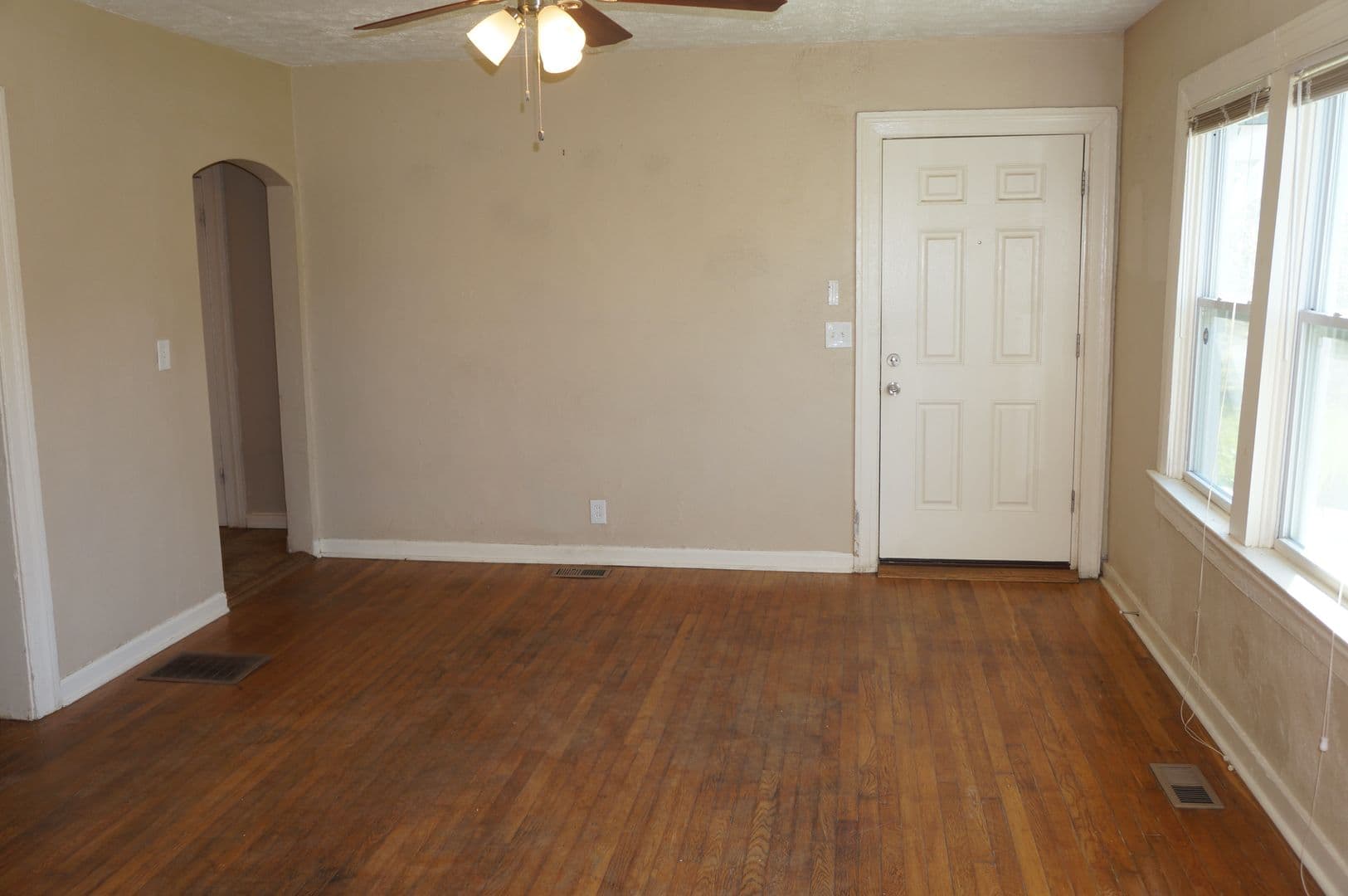 Marietta Apartment: 583 Colonial Circle