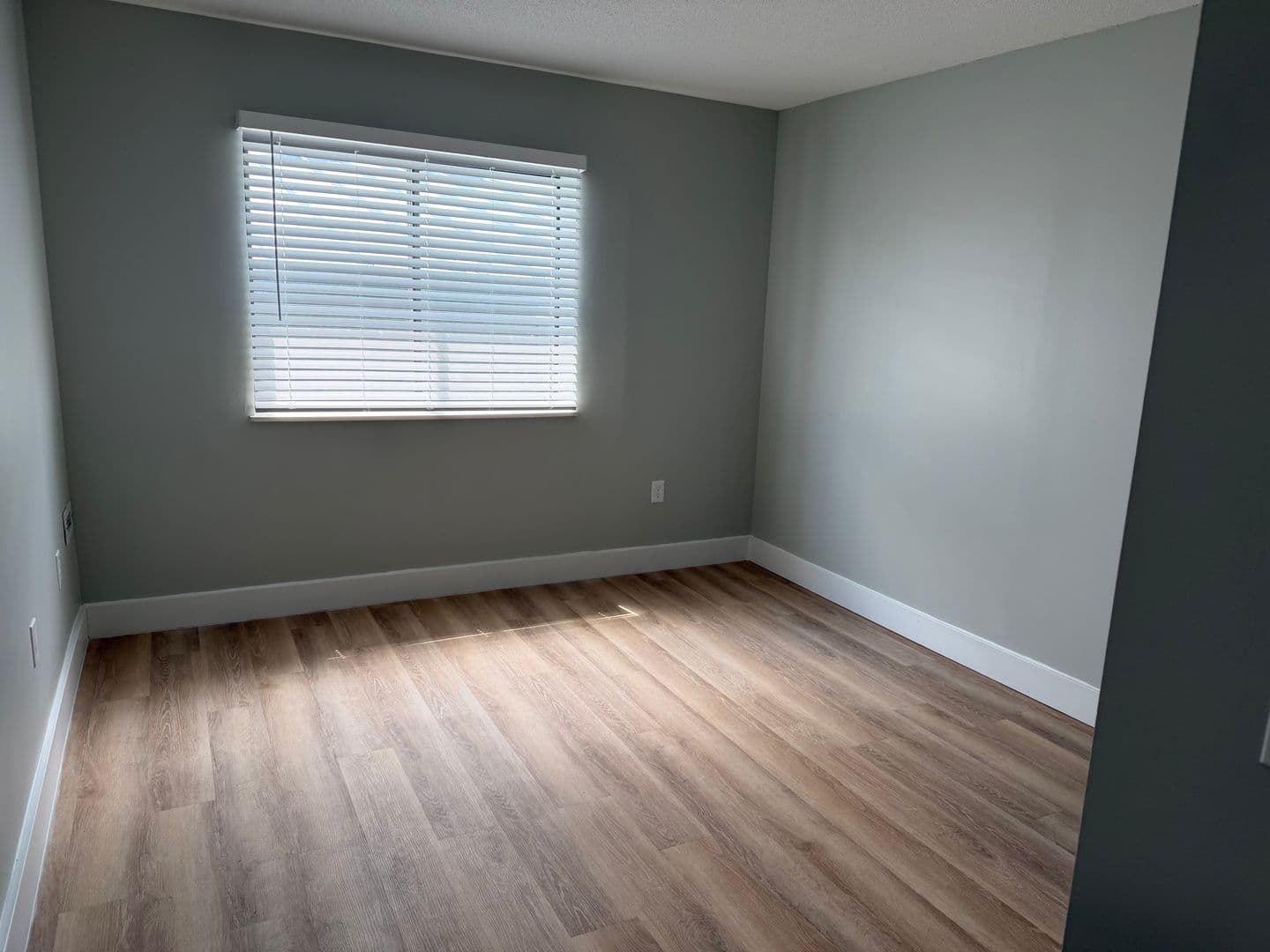 Cincinnati Apartment: 776 Cincinnati-Batavia Pike