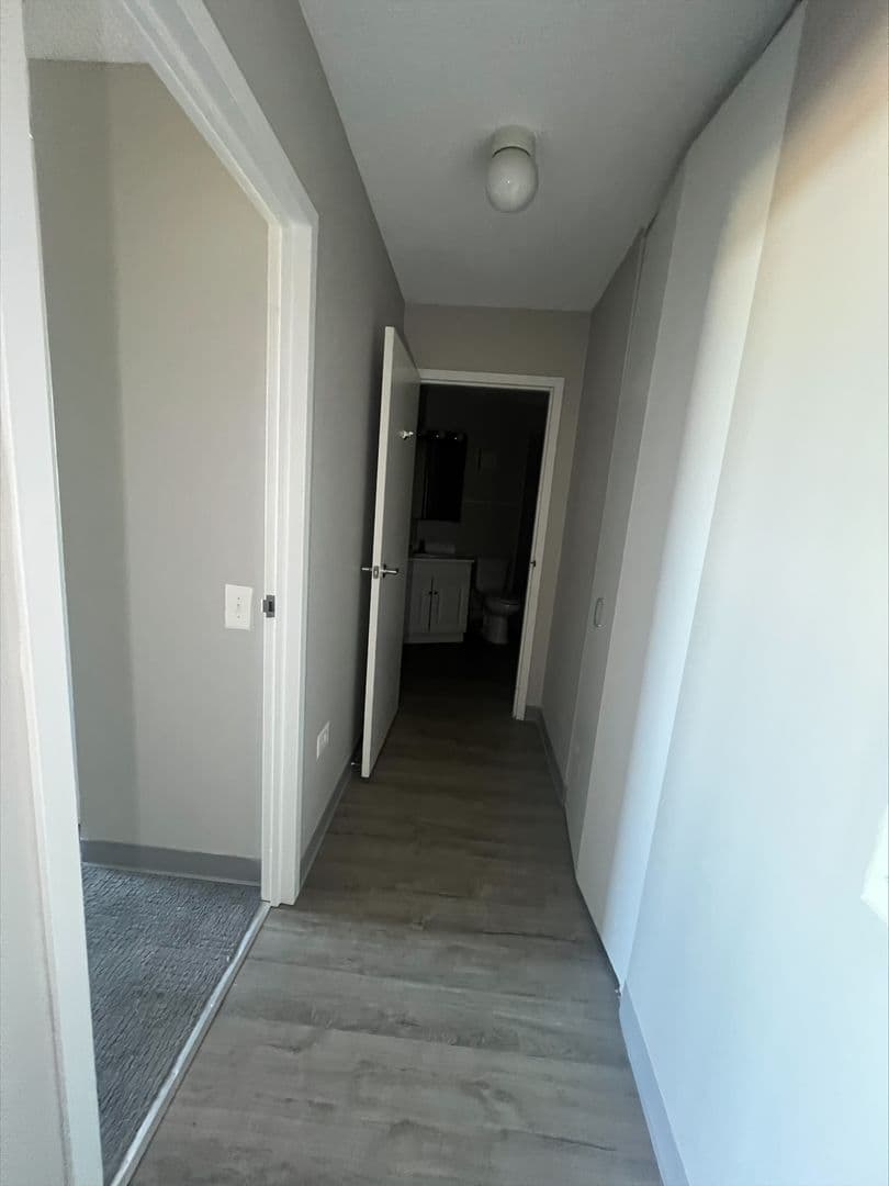 Niles Apartment: 8975 West Golf Road