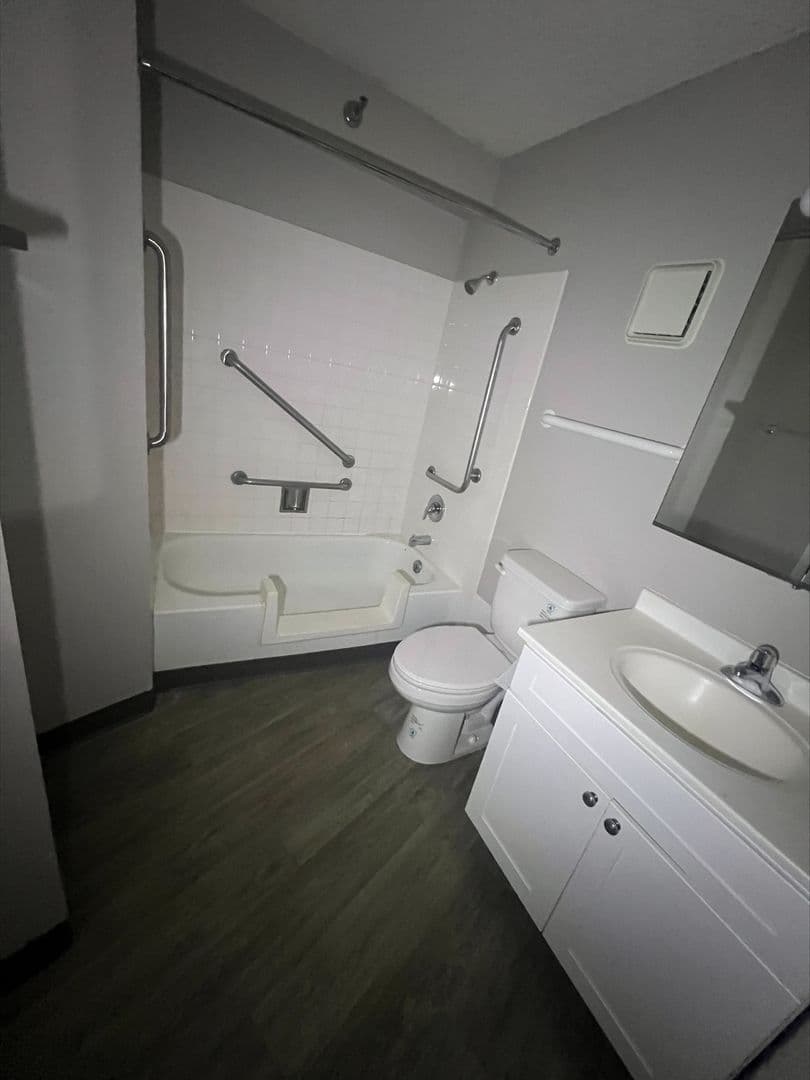 Niles Apartment: 8975 West Golf Road