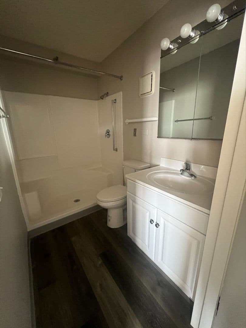 Niles Apartment: 8975 West Golf Road