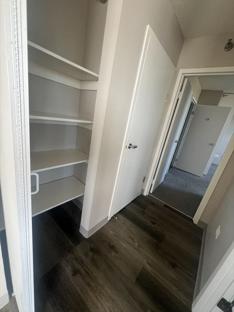 Niles Apartment: 8975 West Golf Road
