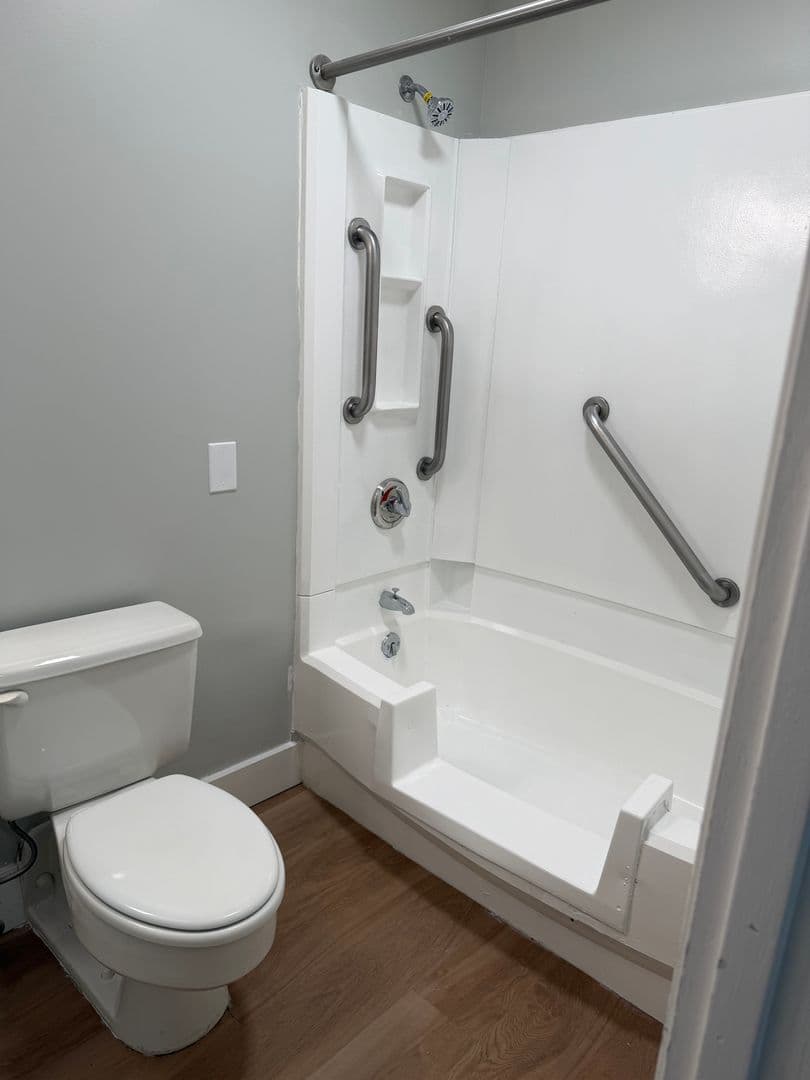Cincinnati Apartment: 776 Cincinnati-Batavia Pike