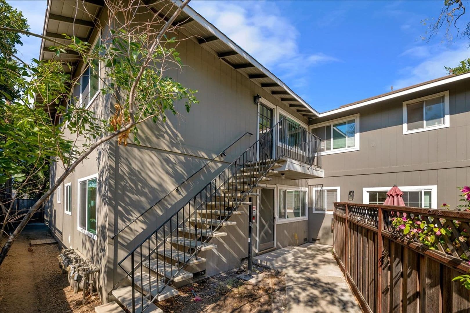 Los Gatos Apartment: 135 Carlton Avenue