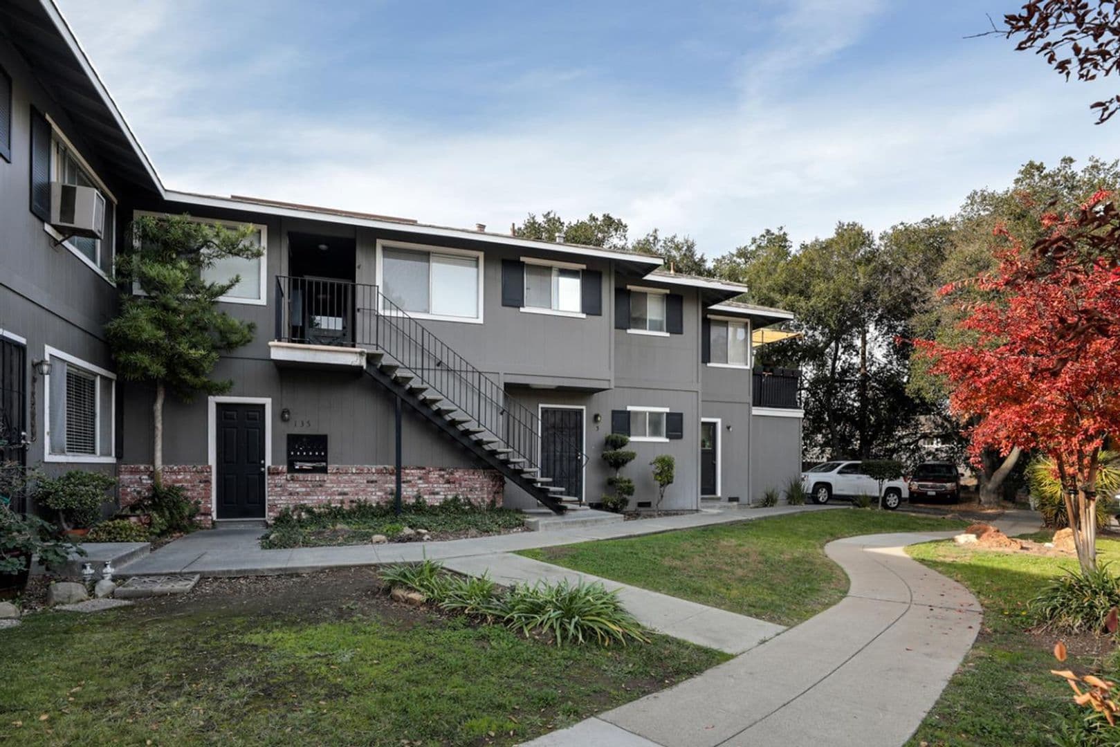 Los Gatos Apartment: 135 Carlton Avenue