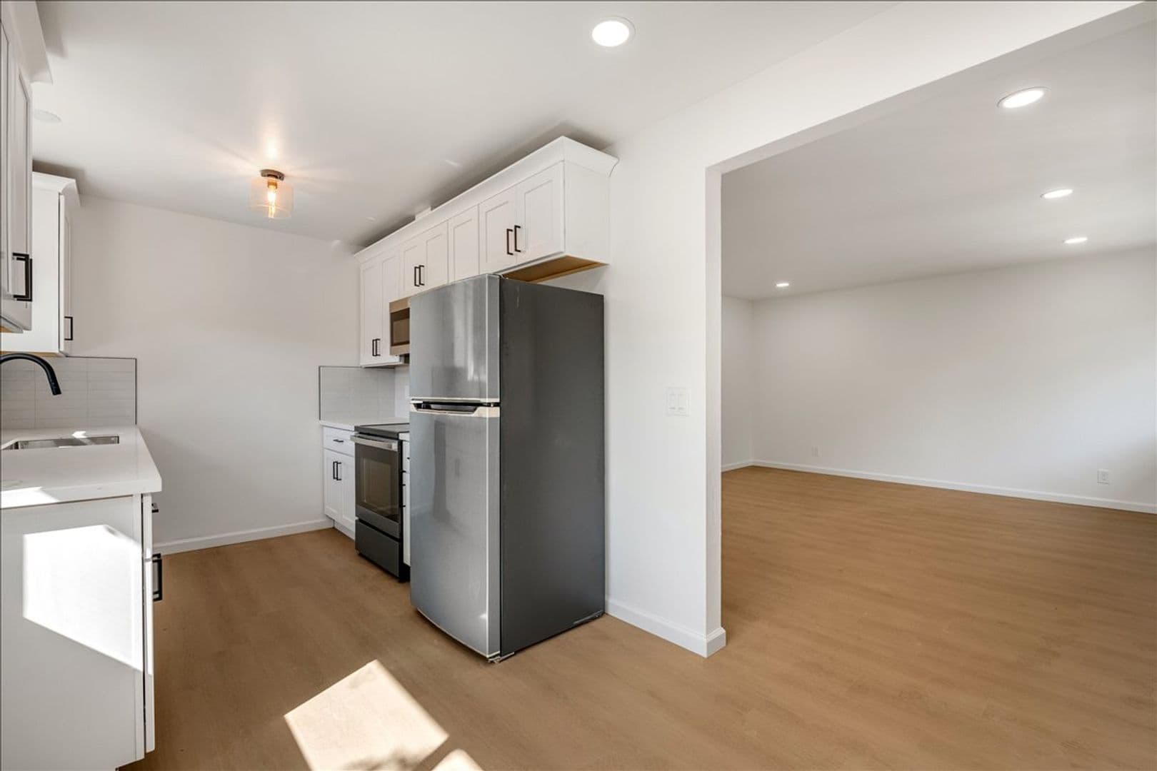 Los Gatos Apartment: 135 Carlton Avenue