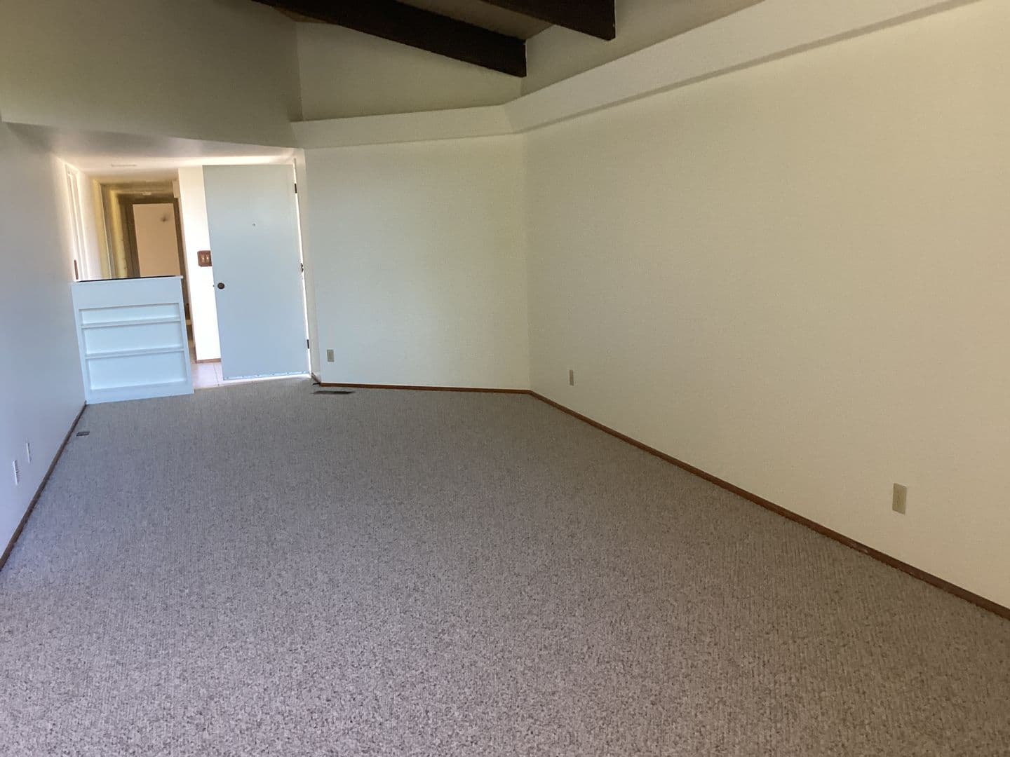 Aptos House: 271 Bowen Ave